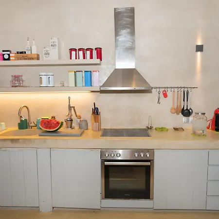 Next To The Waves! Villa