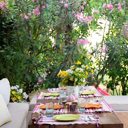 Villa Next To The Waves!