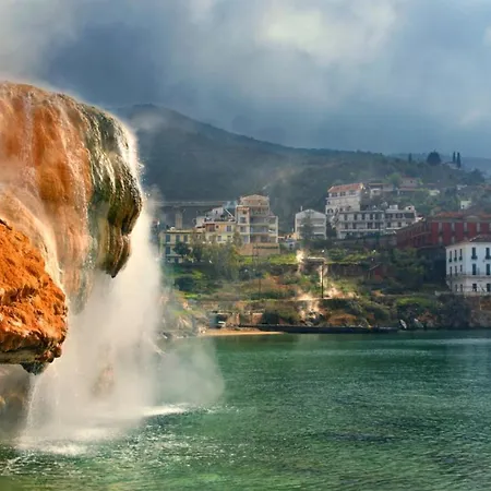 Villa Next To The Waves! Istiaía